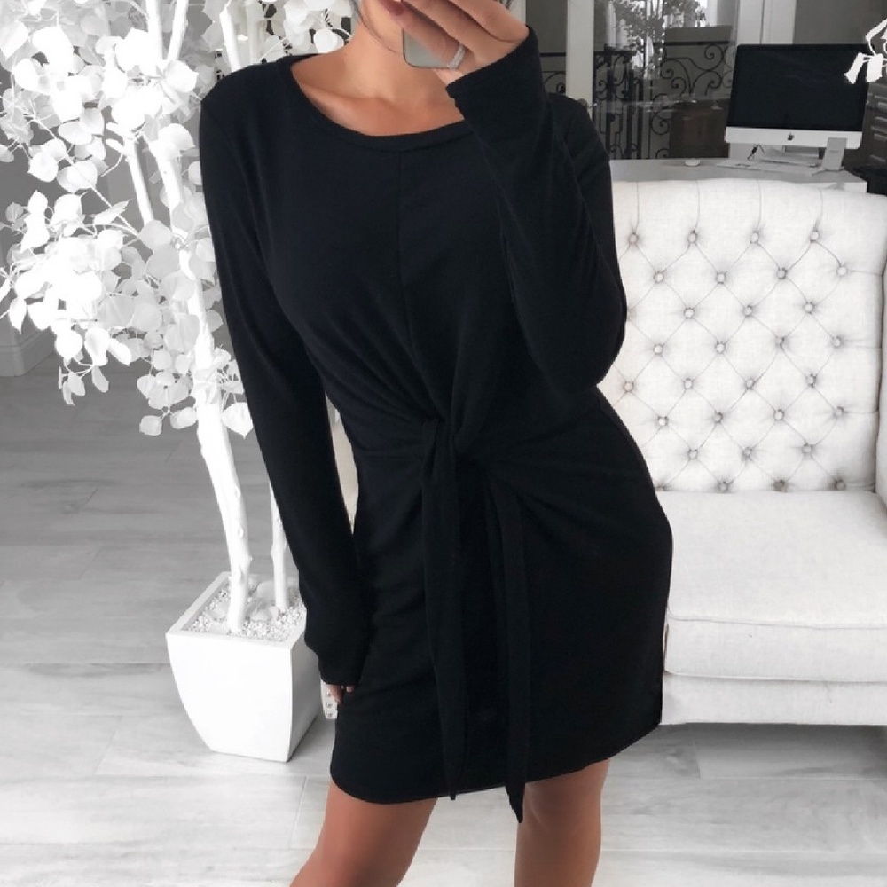 • RP • Ekattire Black Tie Dress M